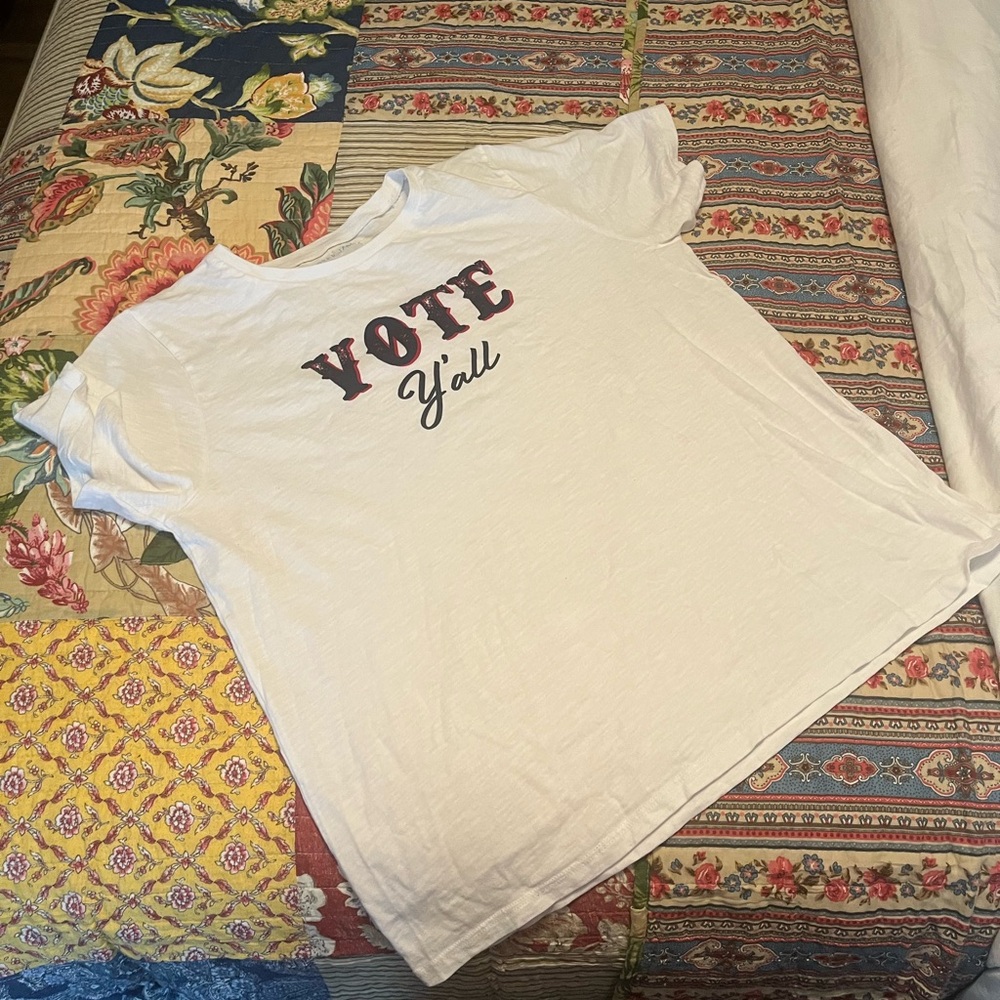 Draper James “Vote Y’all” Western Print White T-Shirt 100% Cotton EUC